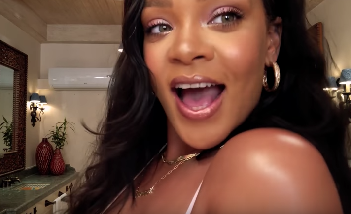 Rihanna compartió un tutorial de maquillaje