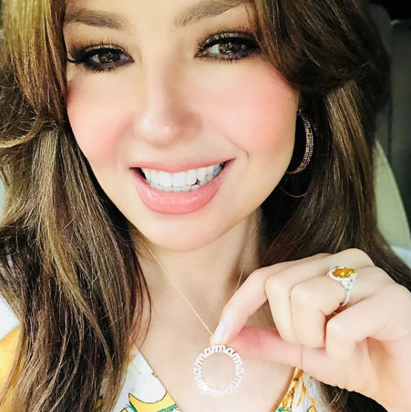 Thalia-celebra-dia-de-las-madres