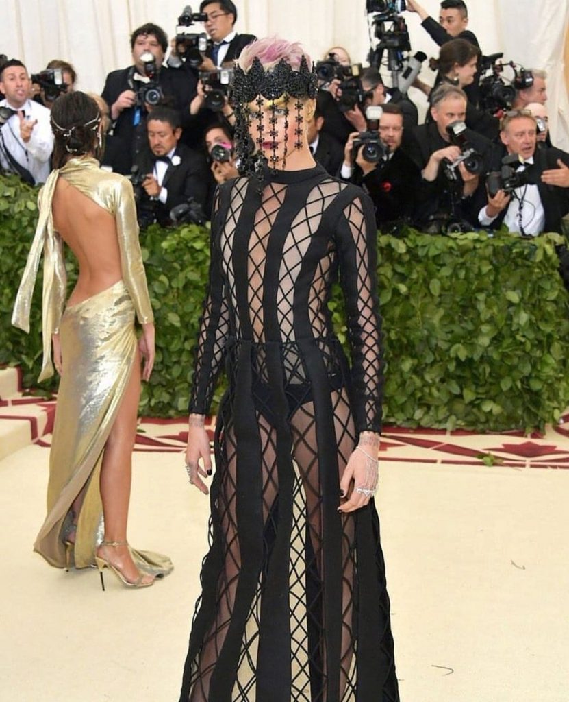 cara-lavigne-met-gala-2018