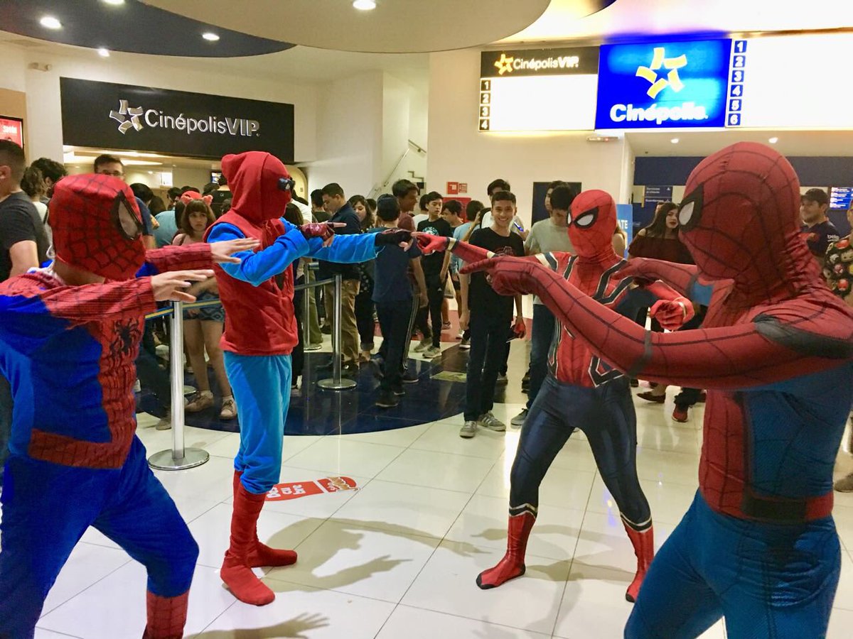 Fans recrearon el meme de spiderman