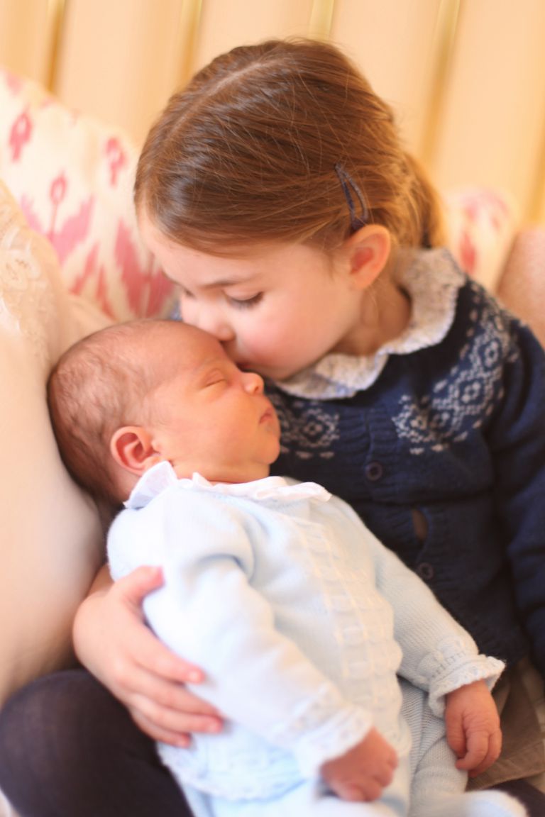 primeras-fotos-bebe-duques-cambridge-louis-arthur-charles