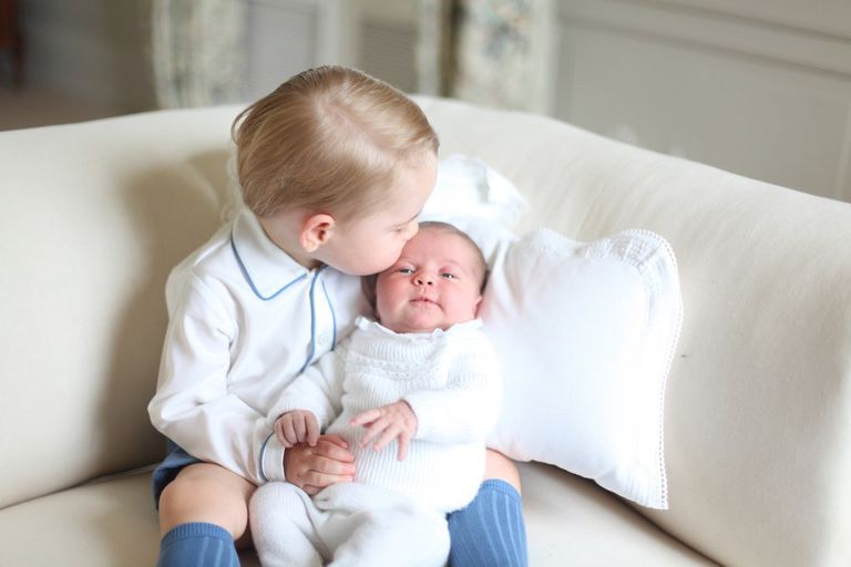 primeras-fotos-bebe-duques-cambridge-louis-arthur-charles