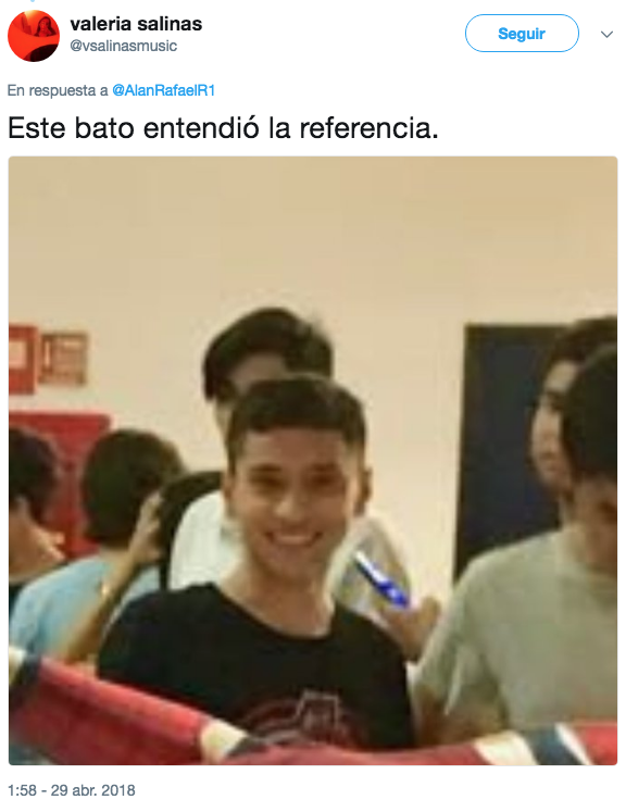 fans recrean meme de spiderman en el cine