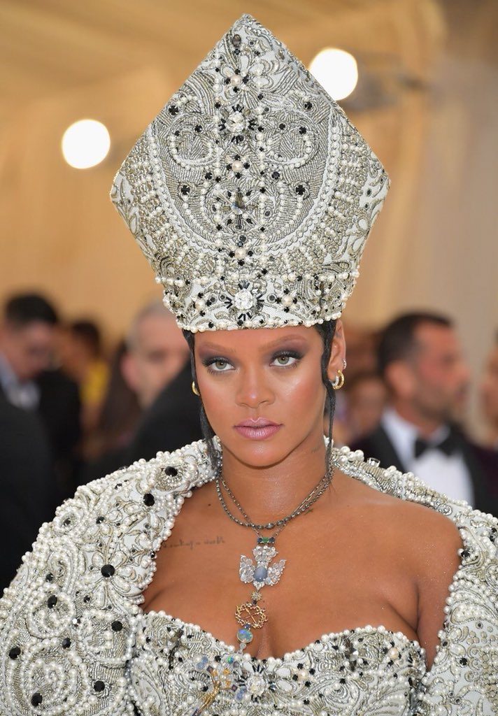 rihanna-met-gala-2018