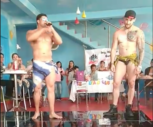 Stripers en evento de Morena