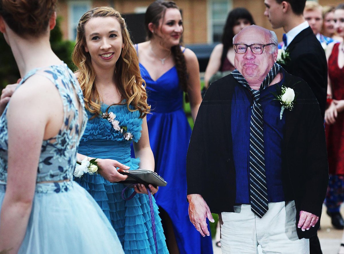 Danny Devito Fiesta Graduación