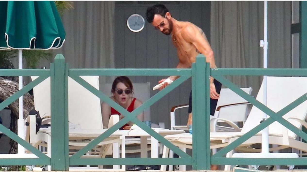 emma-stone-fotos-bikini-justin-theroux-sur-francia