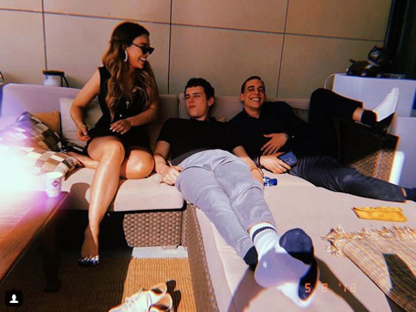 Danna Paola presume sus piernas y todos enloquecen