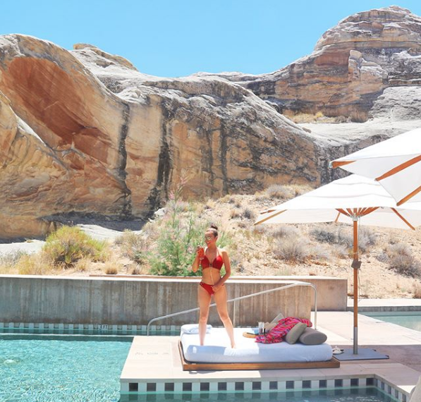 Thalia Presume Foto En Bikini