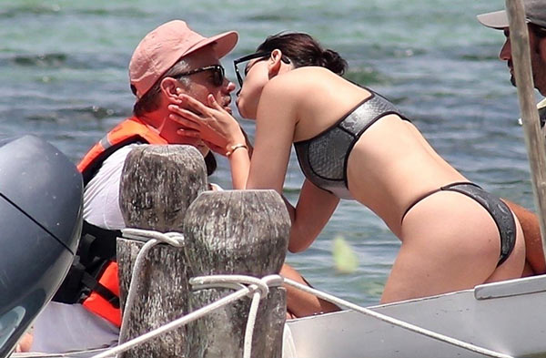 Josh Duhamel Eiza Gonzalez Vacaciones Besos