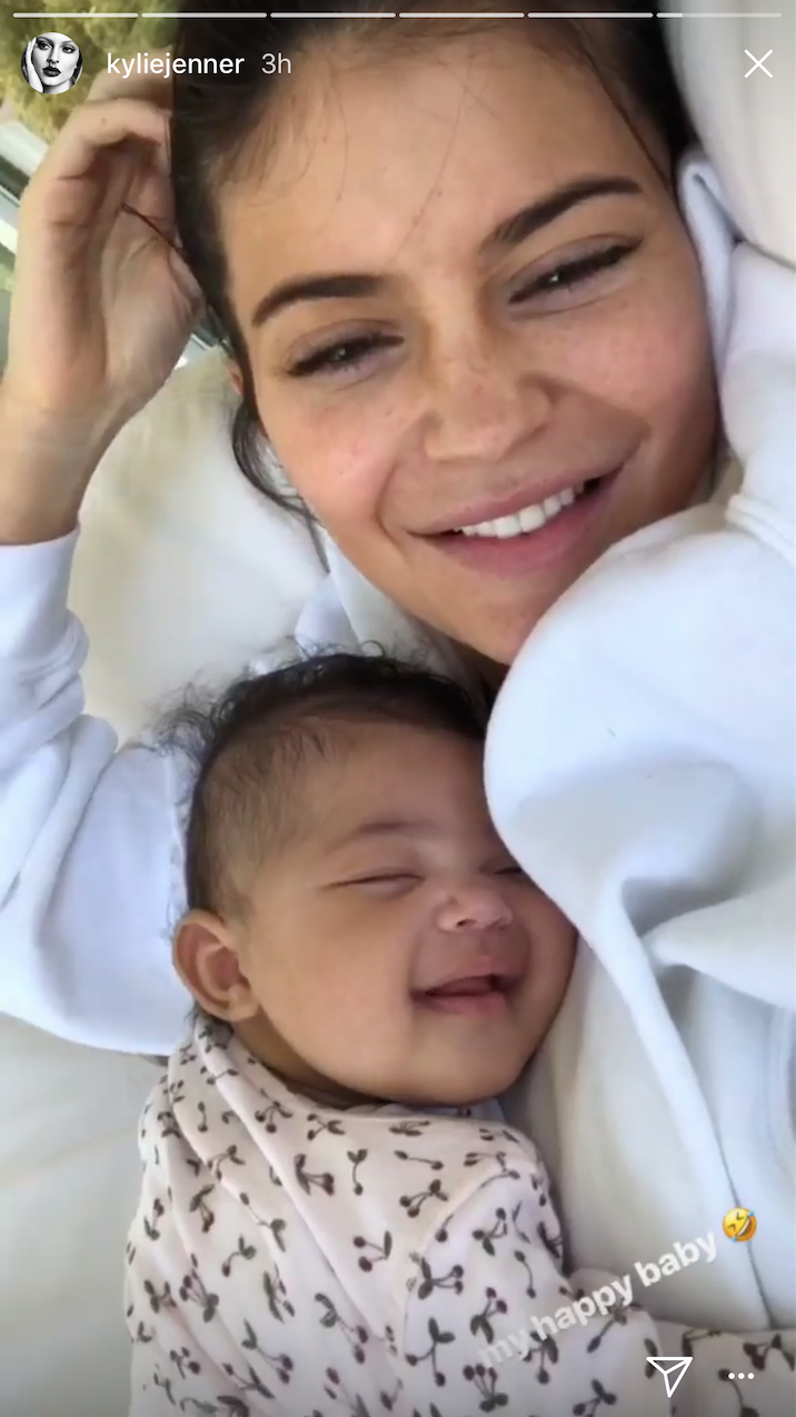 fotos-hija-stormi-kylie-jenner-kardashian-instagram