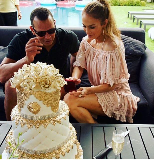 J Lo celebra cumpleanos numero 49