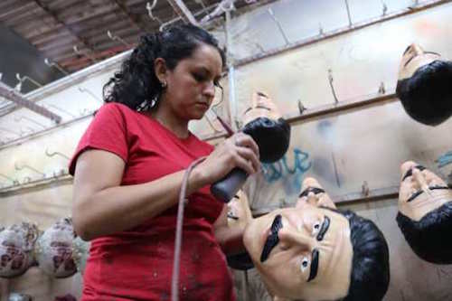 ¿Alguien dijo Halloween? ¡Ya vienen las máscaras de Luisito Rey!