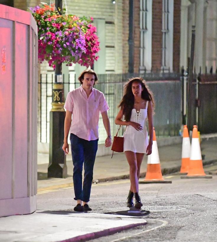 Malia Obama Con su novio en Londres