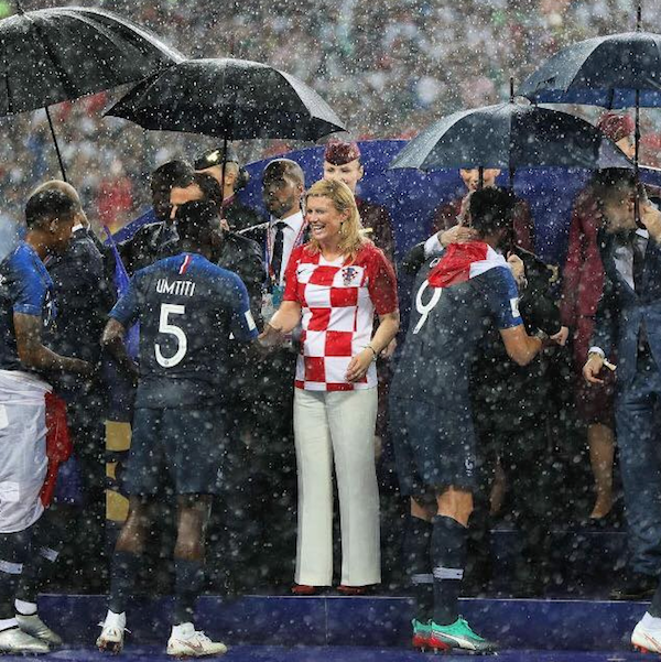 La presidenta de Croacia es la mayor aficionada de su selección