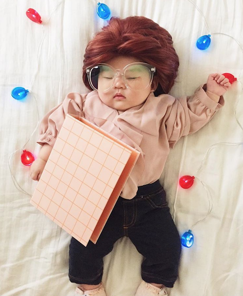 Mamá japonesa transforma las siestas de su hija en fotos increíbles