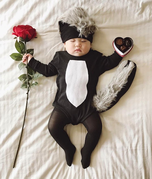 Mamá japonesa transforma las siestas de su hija en fotos increíbles
