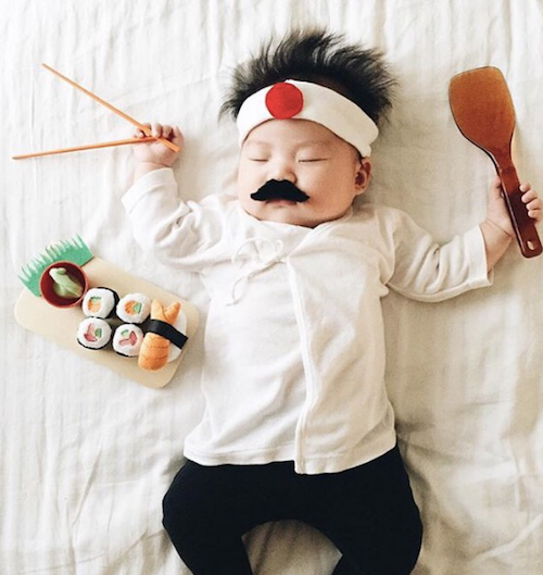 Mamá japonesa transforma las siestas de su hija en fotos increíbles