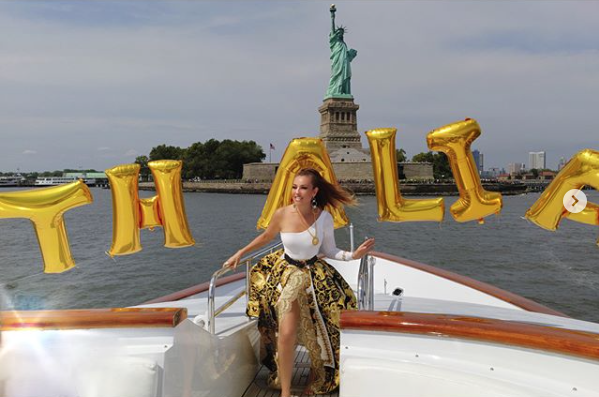 Thalía quiere Record Guiness de coreografía #ThaliaChallenge