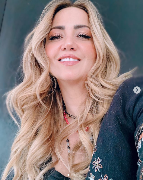 Andrea Legarreta se pinta el pelo