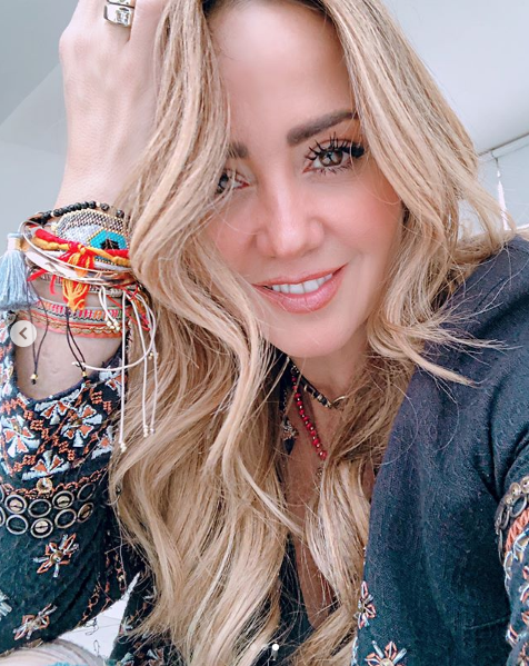 Andrea legarreta se pinta pelo