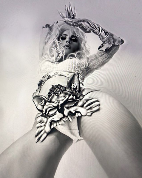 lady Gaga publica sus fotos desnuda