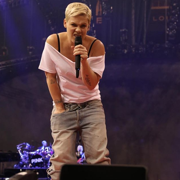 Pink hospitalizada suspende conciertos
