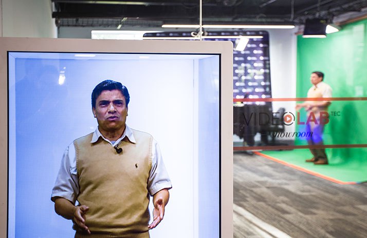 Profesor del Tec de Monterrey dio clase como holograma