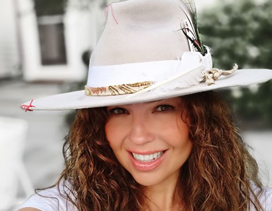 Thalia recibe felicitacion de Erik Rubin