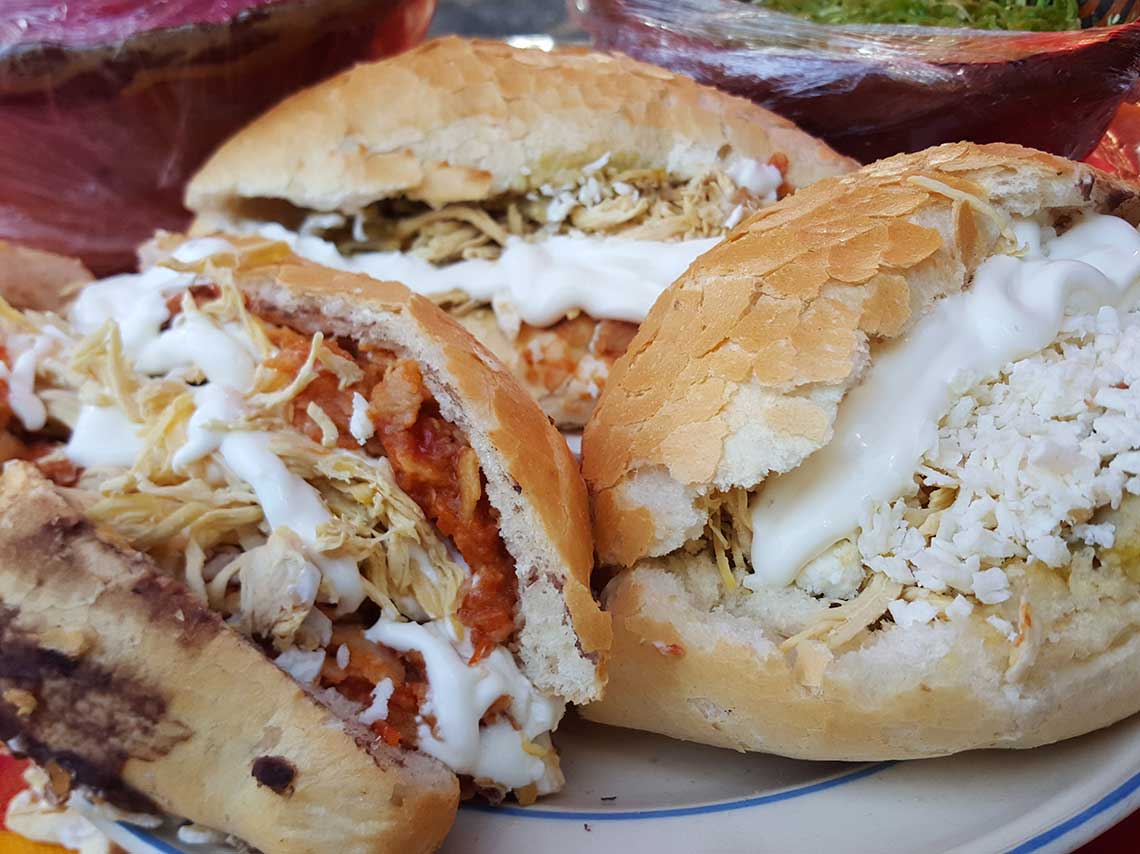 Torta de chilaquiles