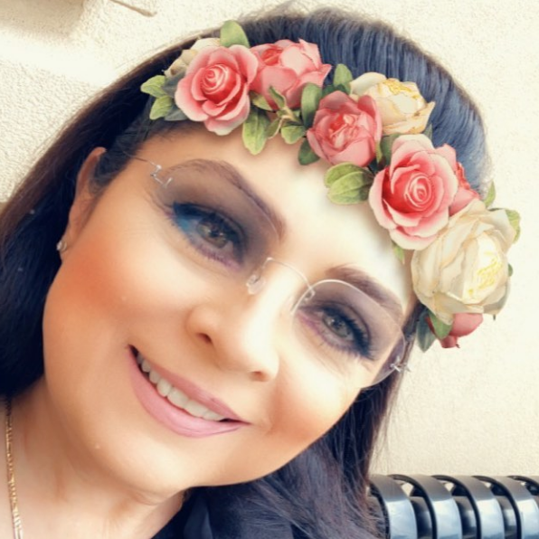 Victoria Ruffo rompe en llanto al hablar de José Eduardo Derbez