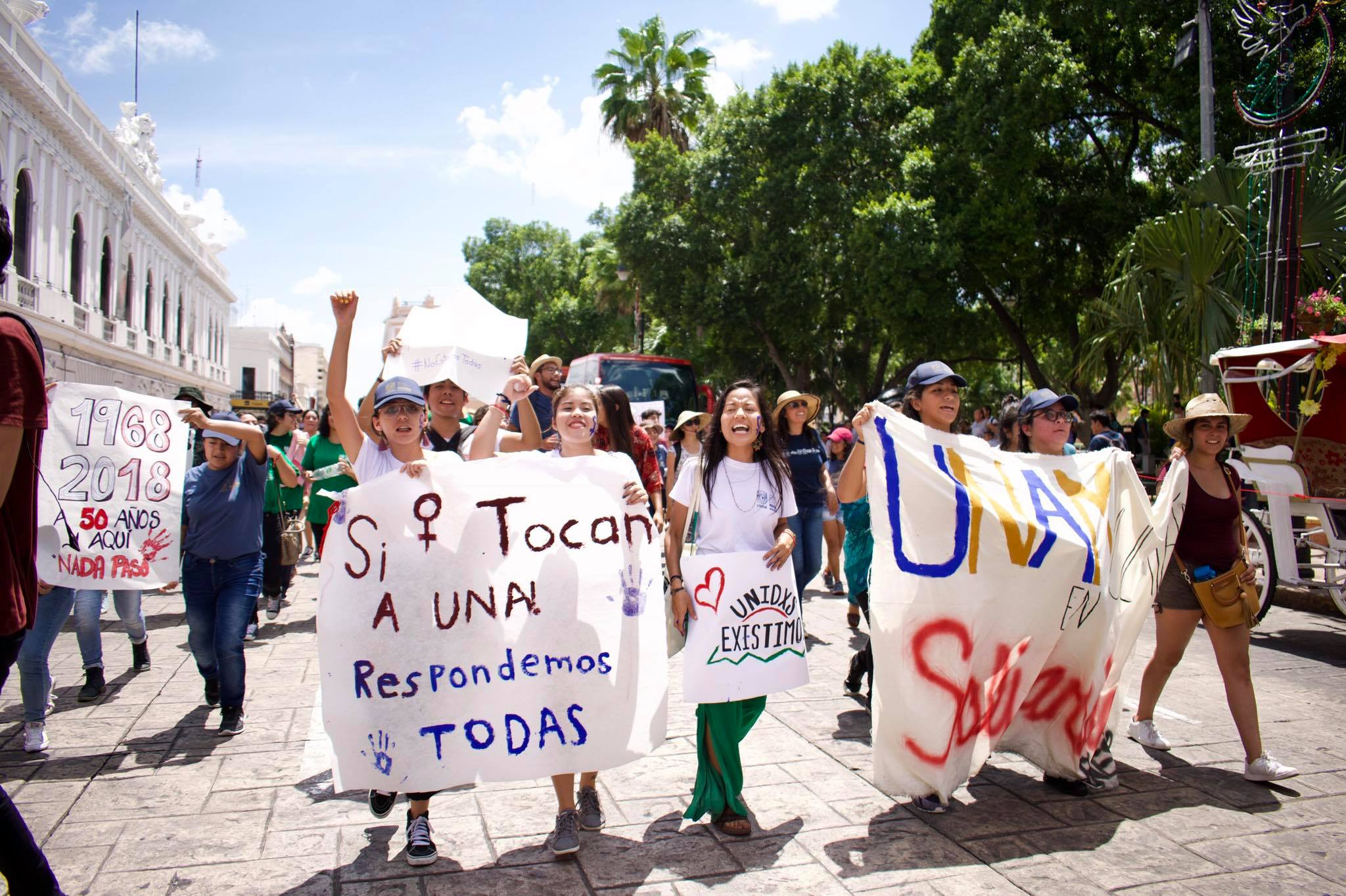 Los mejores carteles de la marcha de la UNAM