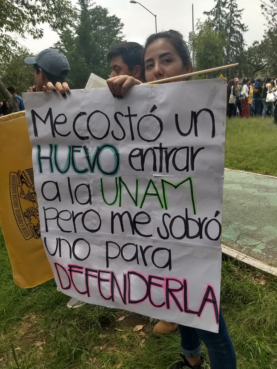 Los mejores carteles de la marcha de la UNAM