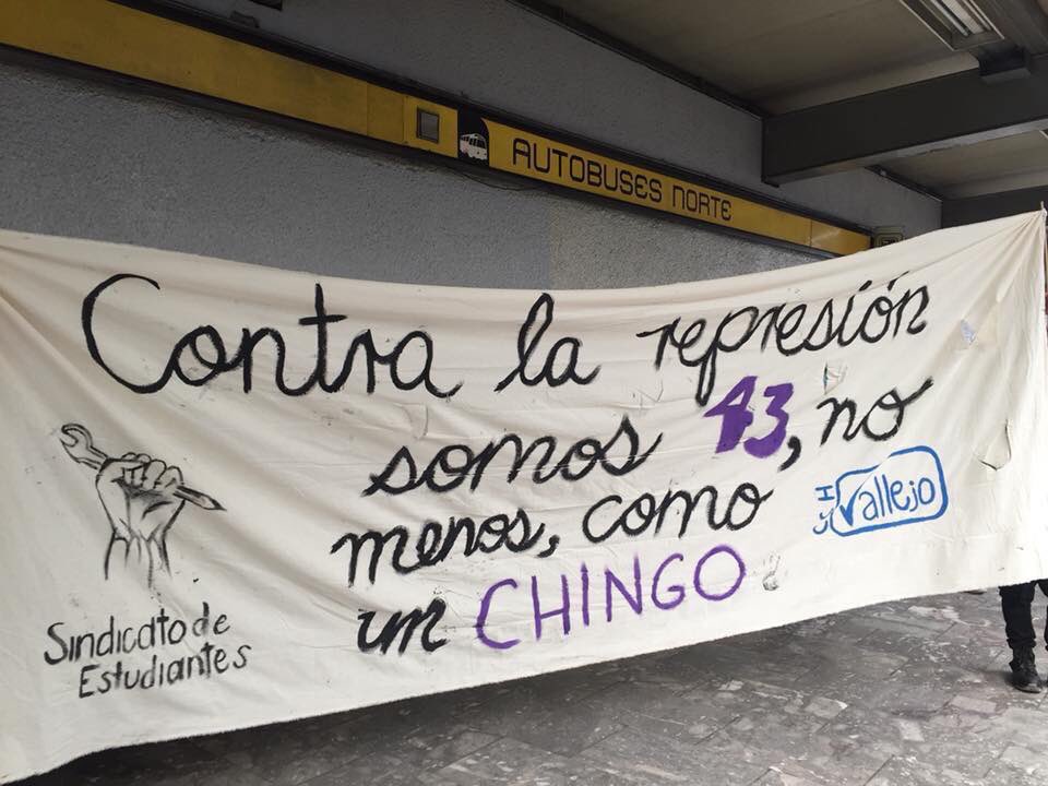 Los mejores carteles de la marcha de la UNAM