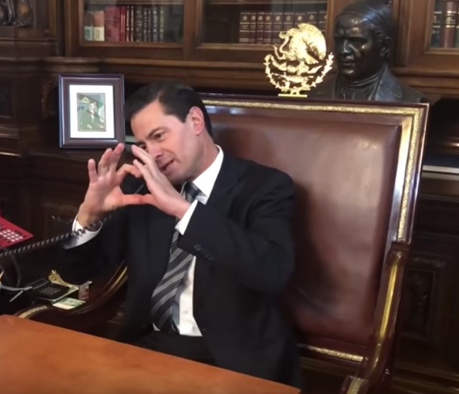 Enrique Peña Nieto habla con Chumel Torres