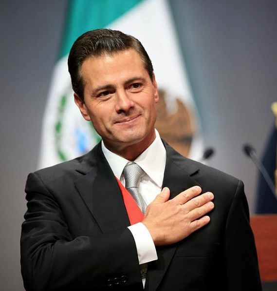 Enrique Pena Nieto despedida Chumel Torres