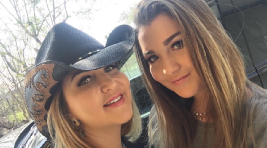 Alicia Villarreal es identica a su hija Parecen Hermanas