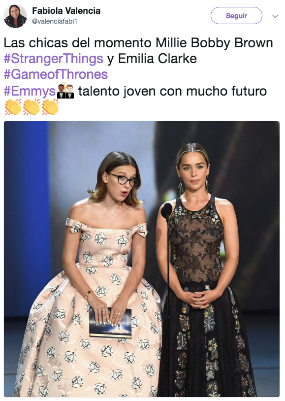 Emilia Clarke y Millie Bobby Brown juntas en los Emmy Awards