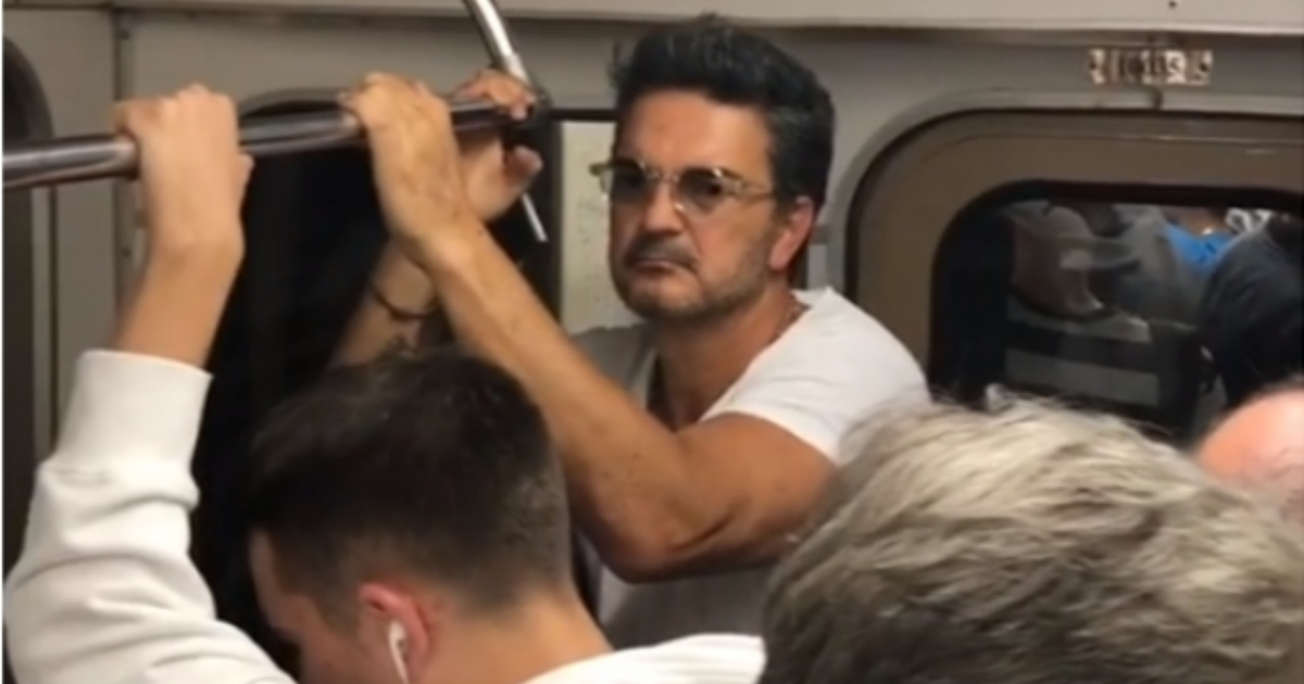 Ricardo Arjona En El Metro, Ricardo Arjona, Metro, Moscú, Arjona, Canciones