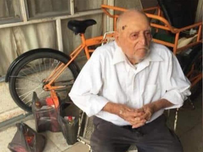 Abuelito de 90 años es estafado: le dieron billetes falsos