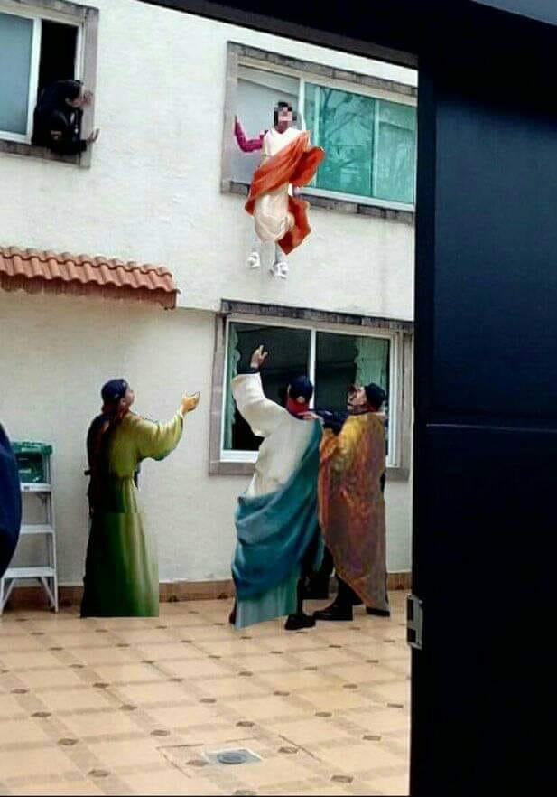 Chica intenta suicidarse desde primer piso le hacen memes
