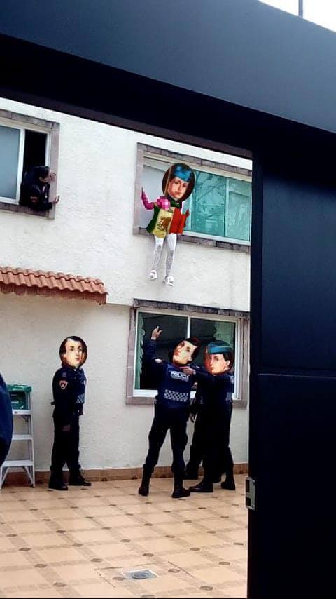 Chica intenta suicidarse desde primer piso le hacen memes