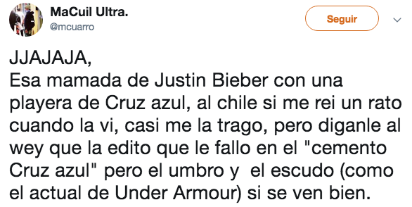 Acaso ese es Justin Bieber con una playera del Cruz Azul