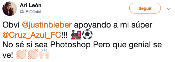 Acaso ese es Justin Bieber con una playera del Cruz Azul