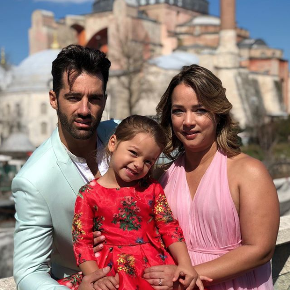Adamari López y su esposo levantan sospechas de embarazo