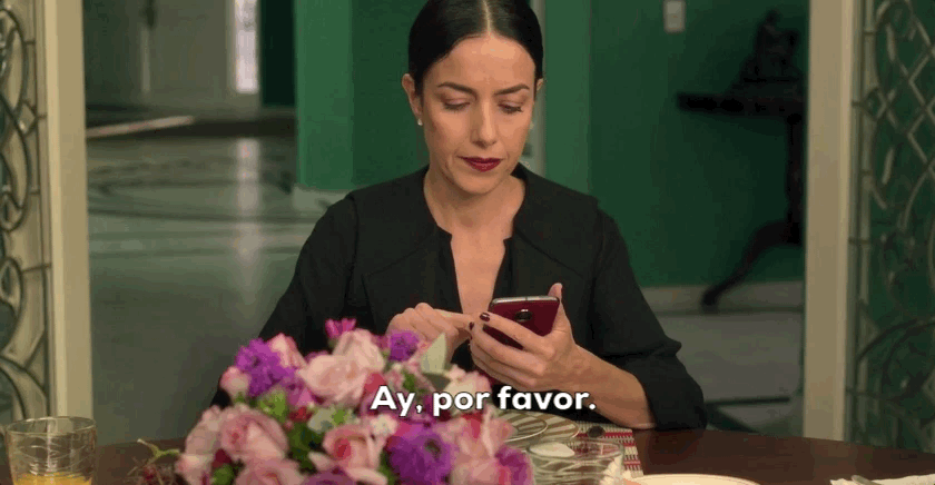 Le pide perdón en letrero del cine