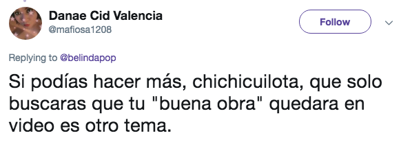 Critican a Belinda por ayudar a perrito de la calle