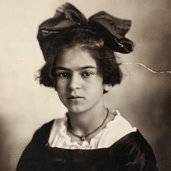 Helga Pataki fue inspirada en Frida Kahlo