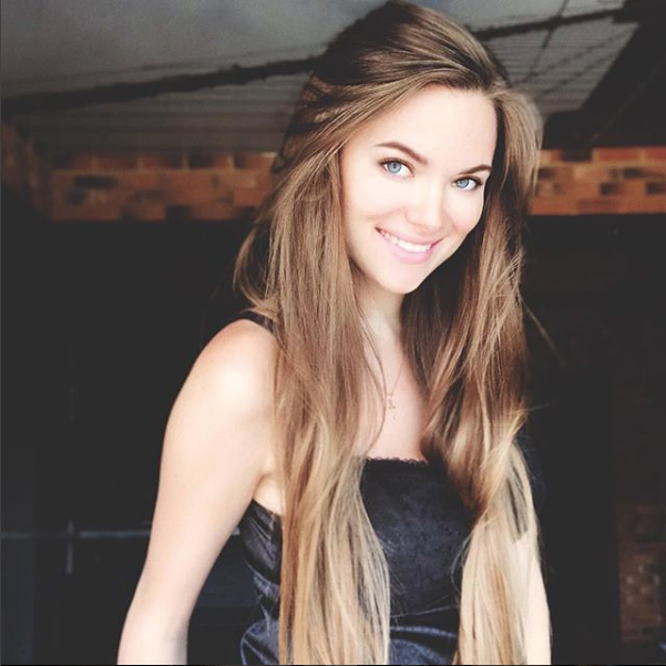 Nina Kabochkina la hermana gemela de Irina Baeva