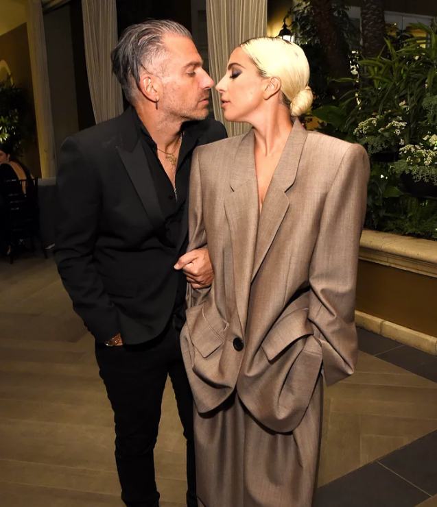 Lady Gaga se conpromete